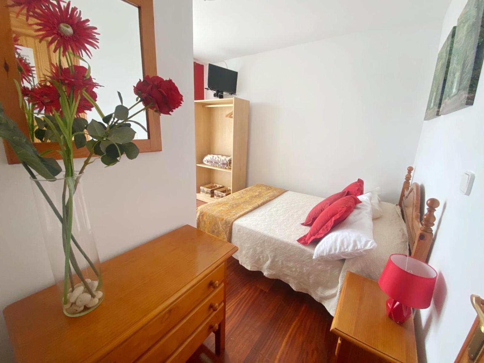 Hospedaje Casa Milagros 산틸라나델마르 외부 사진